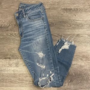 American Eagle Hi-Rise Distressed Jeggings Size 6